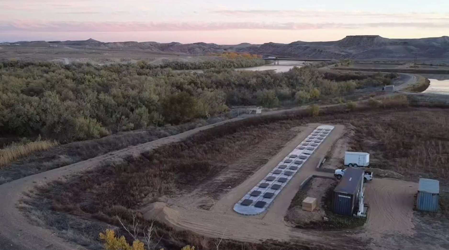 Airbuild algae bioreactor in Green River, Utah